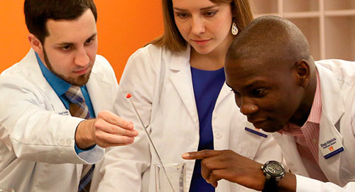 UT Tyler School of Pharmacy students