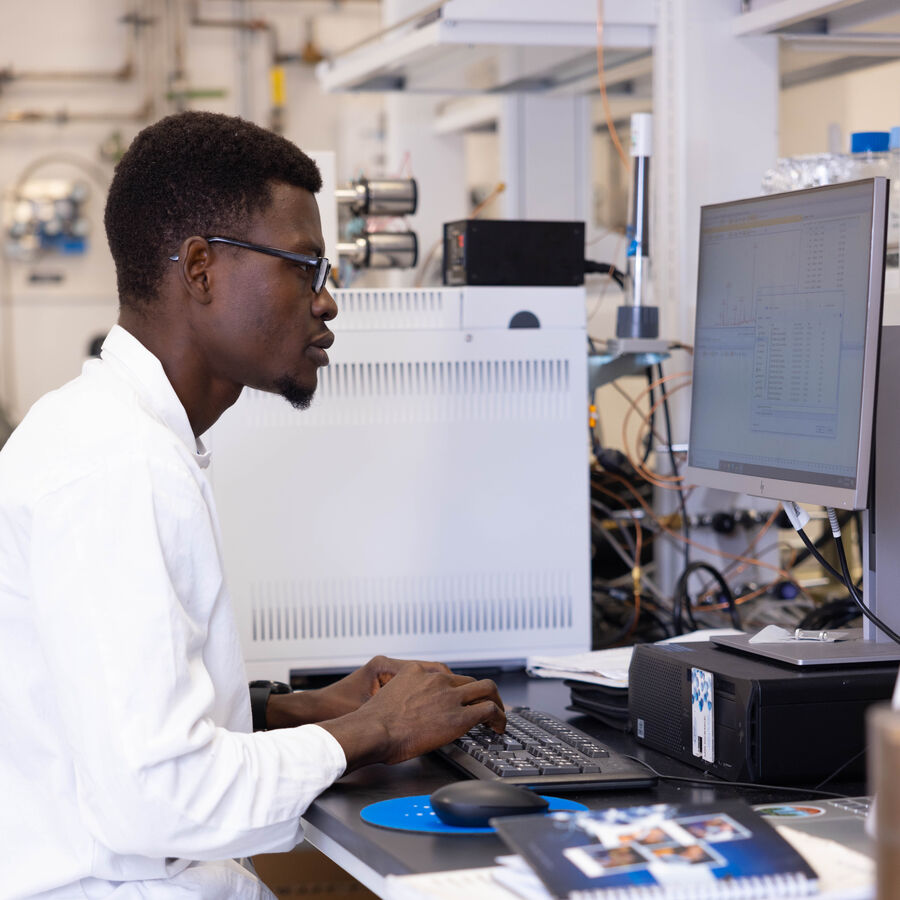 Student in the Lab