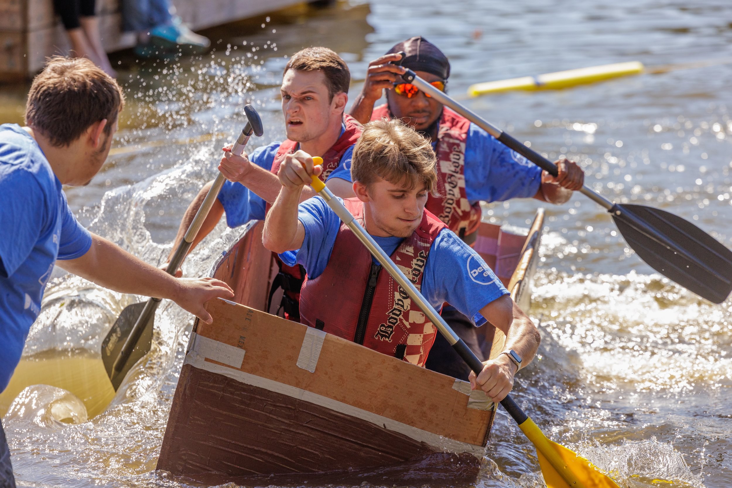 UT Tyler students in canoe race during fall 2024 Ratliff Relays 