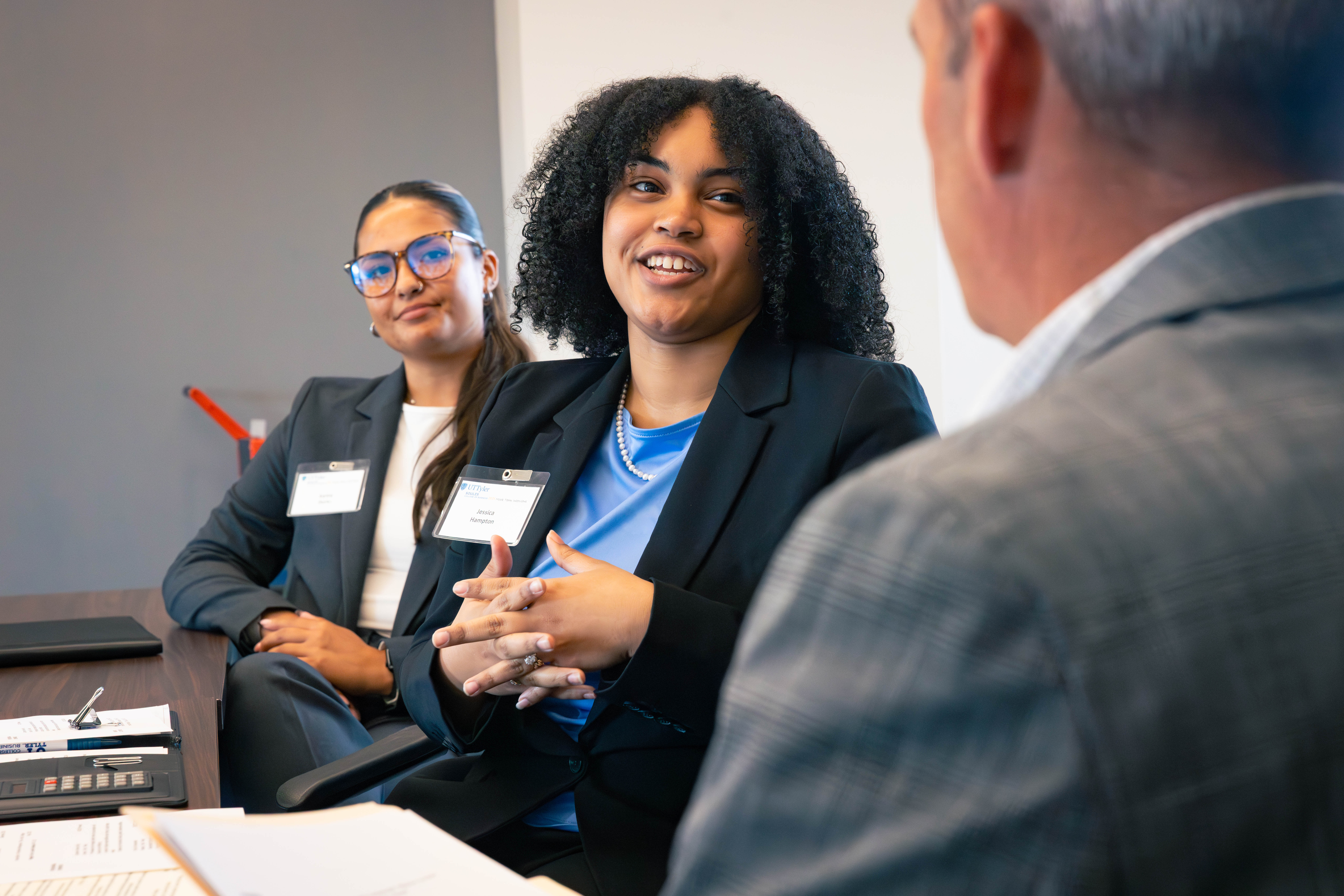 Students interact with employer during the fall 2025 MTI event