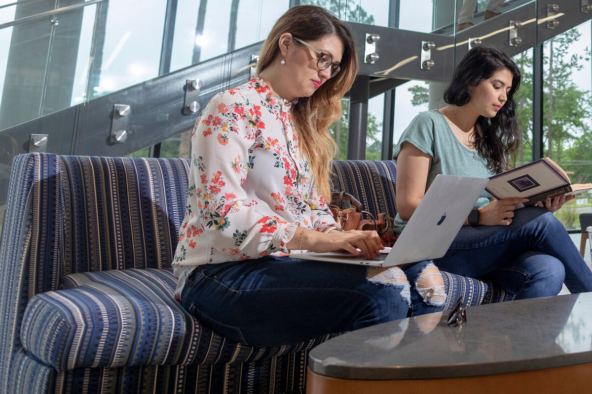 Students in Soules College of Business Lobby