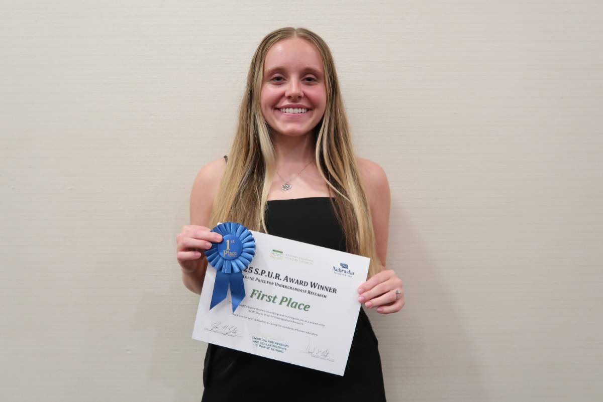 Osborn with first place certificate