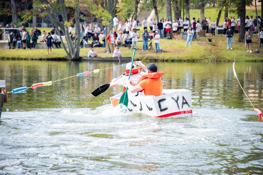 engineering students participating in the canoe race