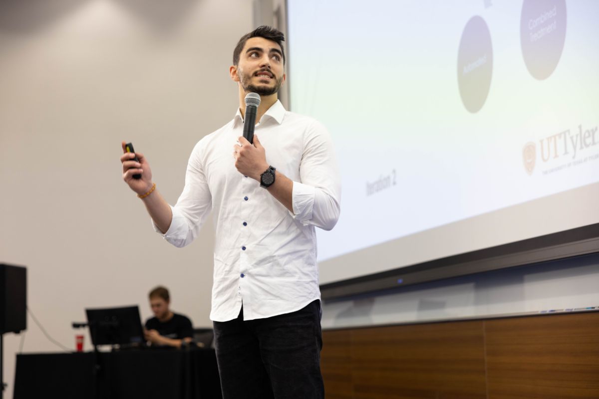 Sufain Presenting